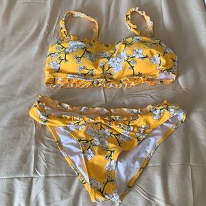 Cupshe yellow ruffle bikini